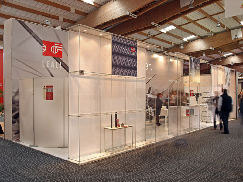 Photo of the Quadra Kube modular structure 24 Fastand accessori stand fiera