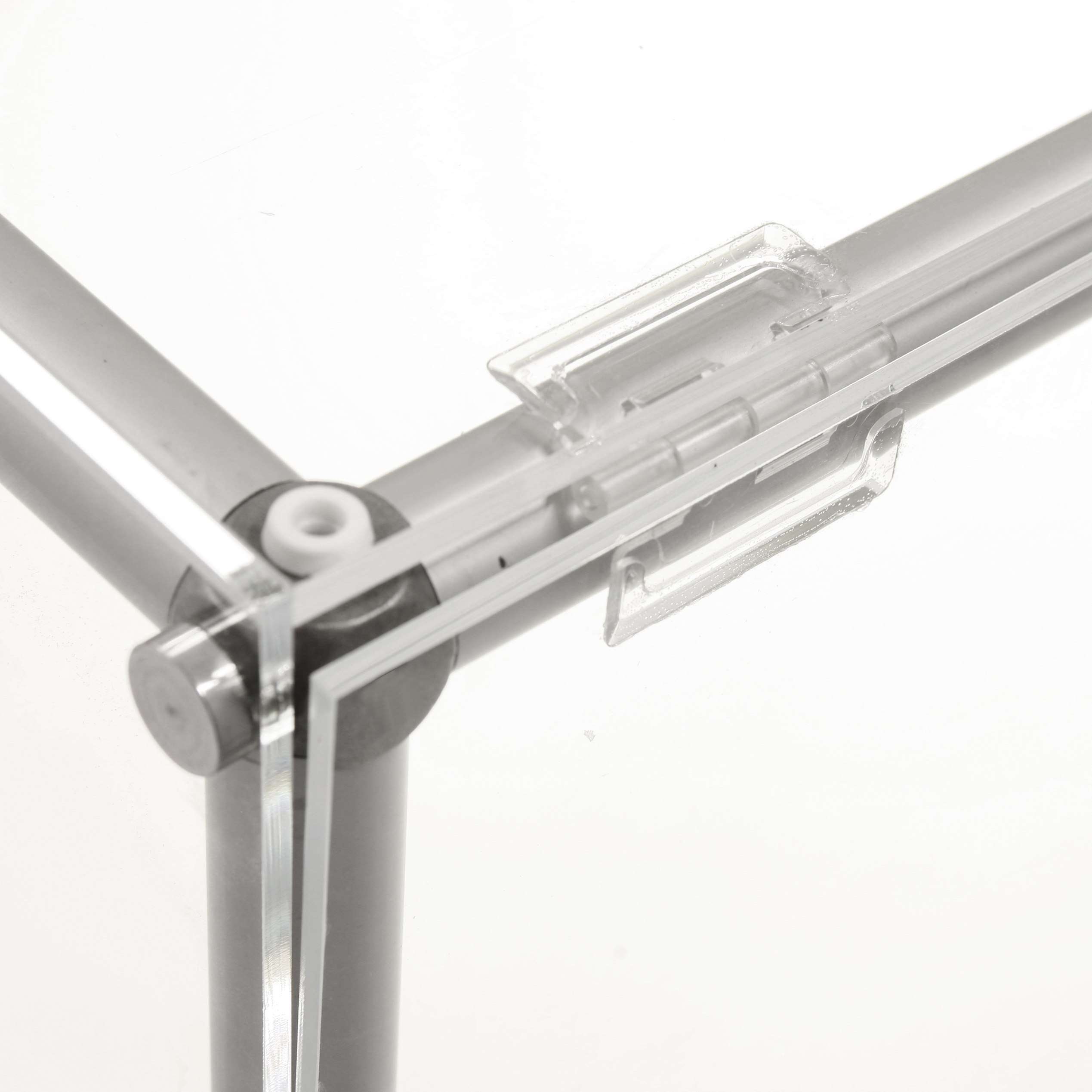  opening door of portable showcase