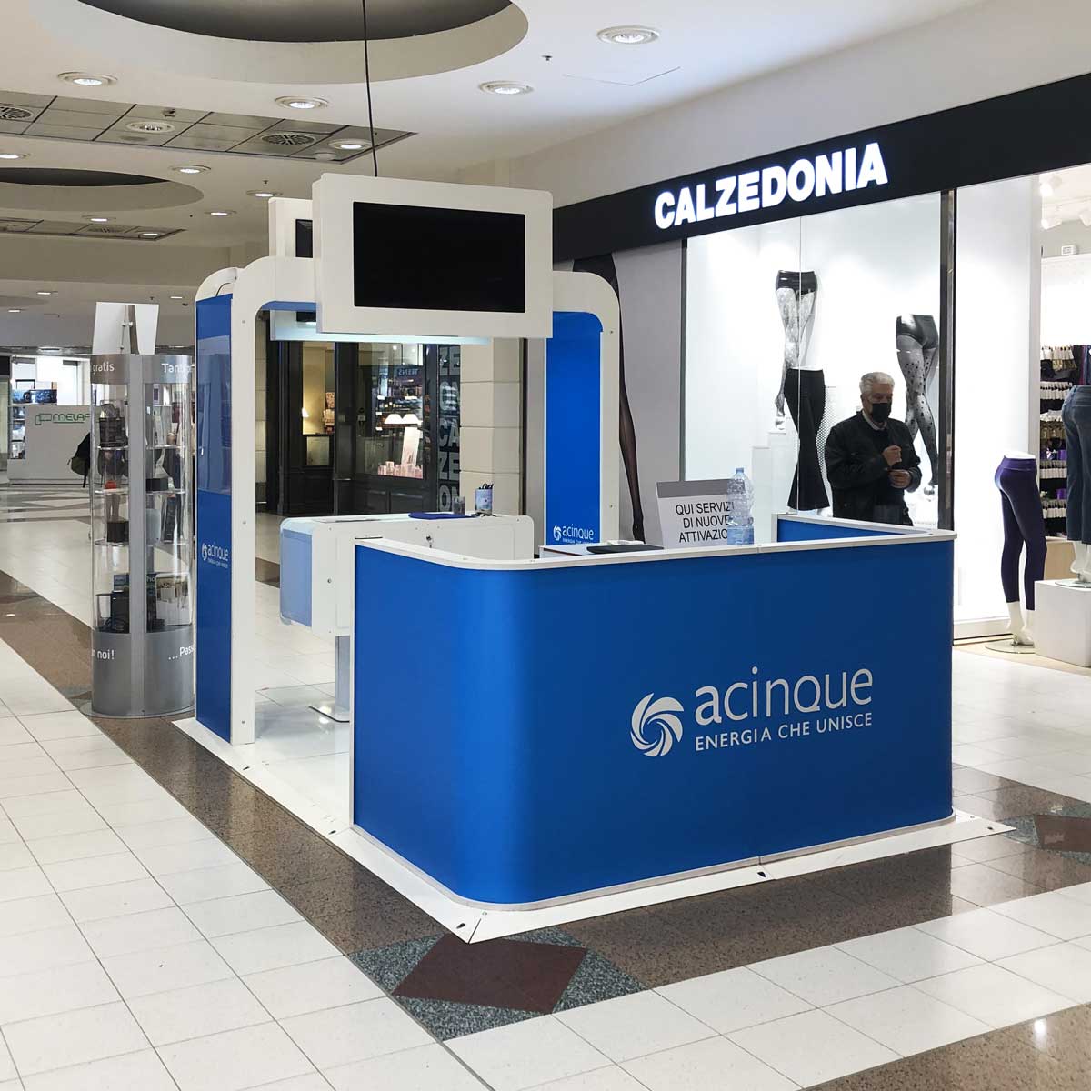 permanent shopping mall booths 