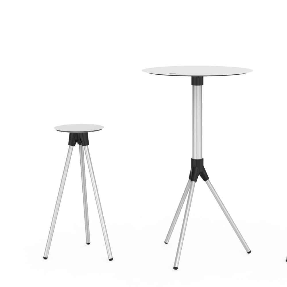 Exhibition stand with shelves and exhibition niches